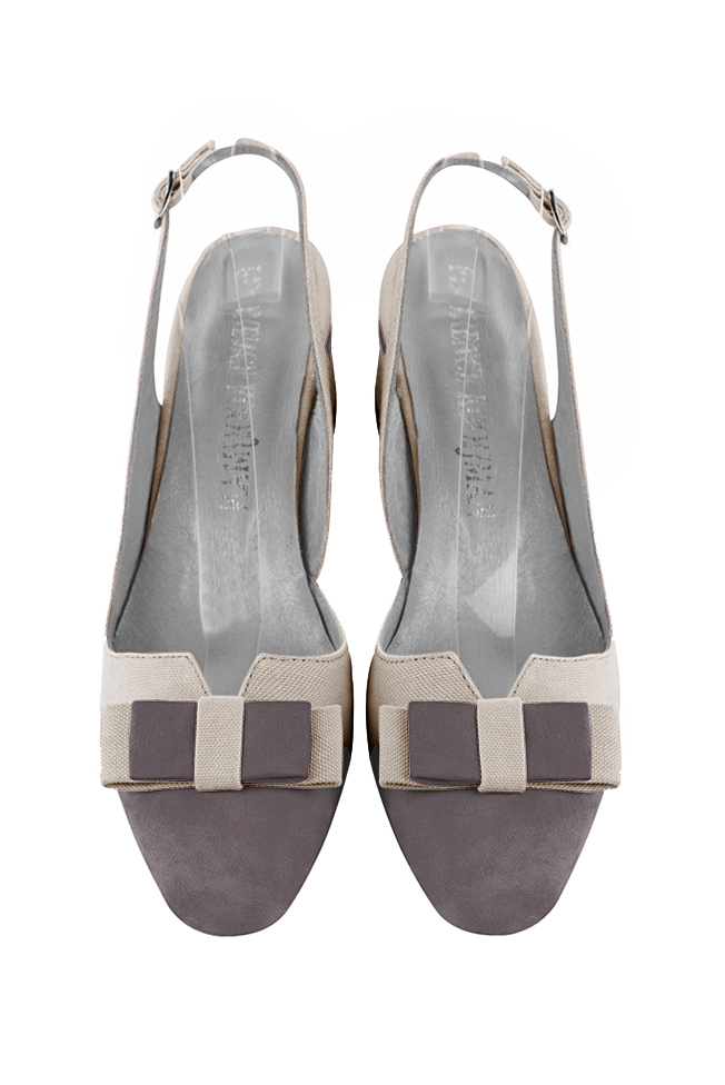 French elegance and refinement for these pebble grey and light silver dress slingback shoes, with a knot, 
                available in many subtle leather and colour combinations. The pretty French spirit of this beautiful pump will accompany your steps nicely and comfortably.
To be personalized or not, with your materials and colors.  
                Matching clutches for parties, ceremonies and weddings.   
                You can customize these shoes to perfectly match your tastes or needs, and have a unique model.  
                Choice of leathers, colours, knots and heels. 
                Wide range of materials and shades carefully chosen.  
                Rich collection of flat, low, mid and high heels.  
                Small and large shoe sizes - Florence KOOIJMAN